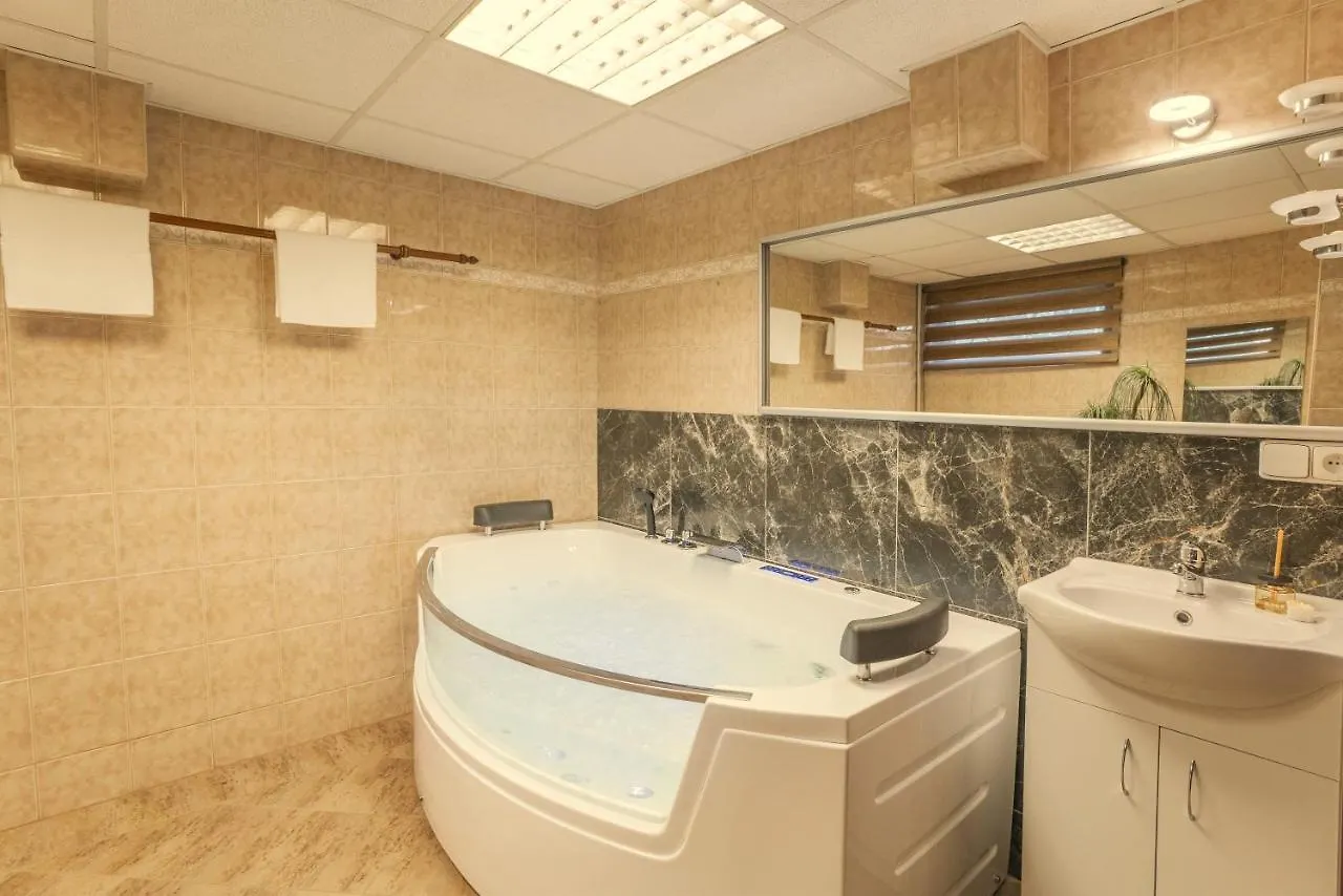 Apartment Wellness Studio! Finnish Sauna, Whirlpool, Gym & More! Prag